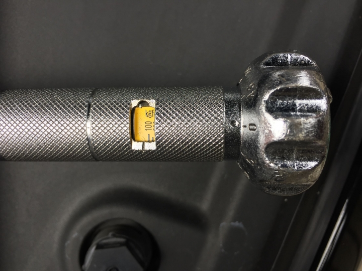 BMW F10 2013年 美規528i N20B20A引擎 DIY更換機油及機油濾芯