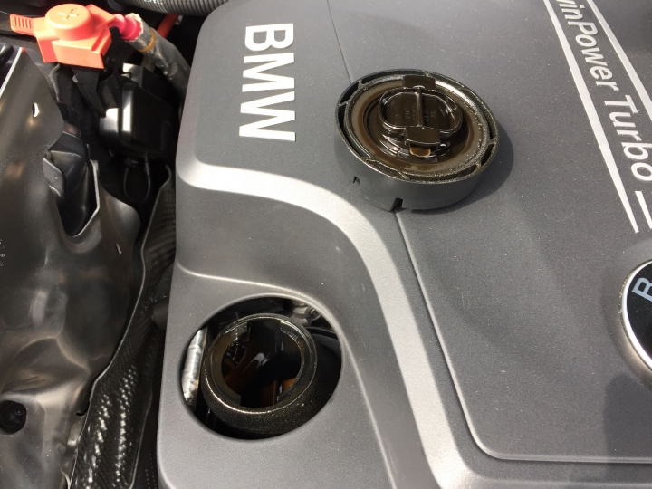 BMW F10 2013年 美規528i N20B20A引擎 DIY更換機油及機油濾芯