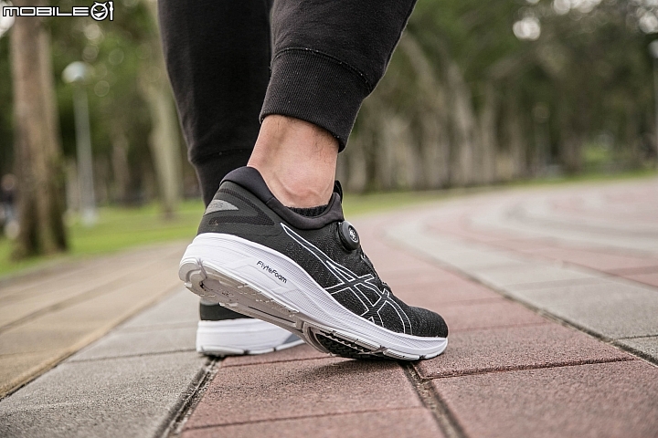 低調的城跑訓練者  ASICS Dynamis開箱實測