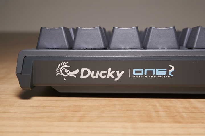 Ducky ONE 2 天際線+地平線
