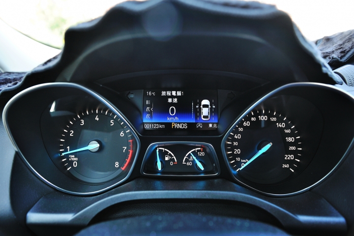 [開箱心得] Ford KUGA 245 6T VS Mazda CX-5 2.2D 4WD