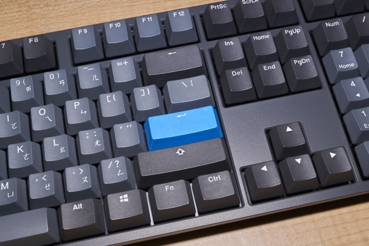 Ducky ONE 2 天際線+地平線