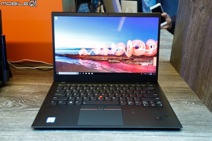 【CES 2018】處理器與硬體小改款 Lenovo 全新 X1 Series 筆電發表