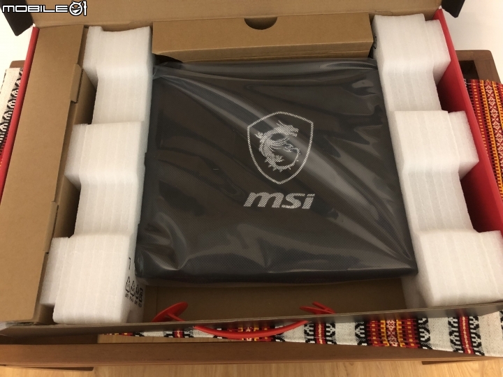 [開箱] 另徵求微星筆電蓋大樓 微星電競筆電 MSI GE63 7RD-025TW謝票開箱