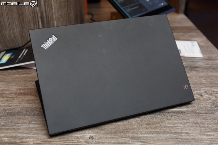 【CES 2018】處理器與硬體小改款 Lenovo 全新 X1 Series 筆電發表