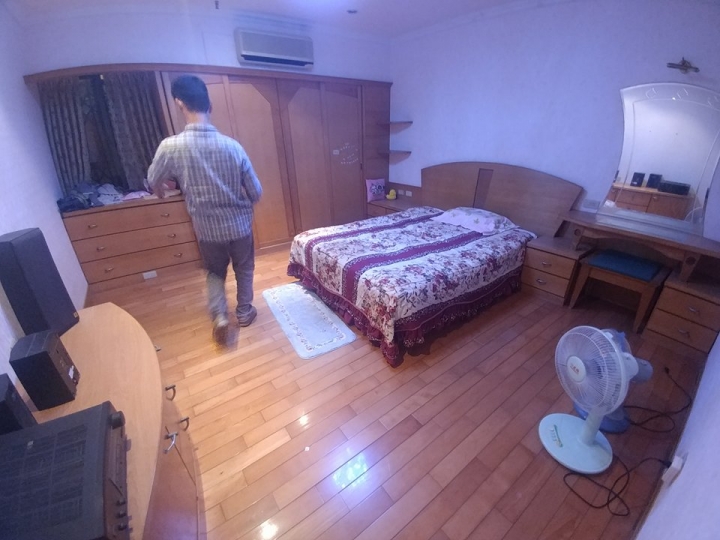 請問舊式木頭風格的裝潢，有辦法低預算下去改變風格、顏色嗎？