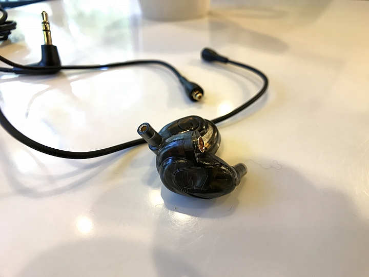 [開箱評測]Westone UM1 入耳式耳機～MMCX可換線版～睡覺側躺也行！