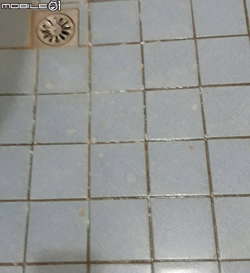 洗衣機 洗好衣服後 地板都會出現小碎石