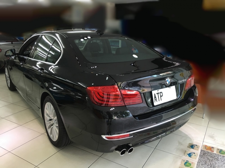 [開箱] BMW F10 528i Luxury Line 遲了幾個月的開箱