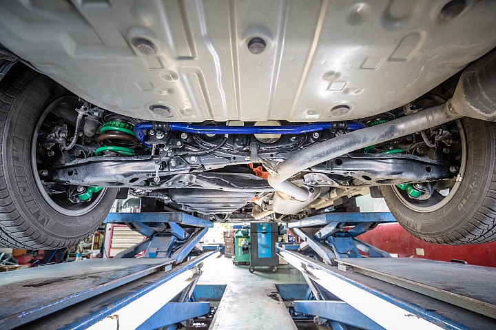 Rav4 hybrid 簡易開箱＆駕駛小心得 + 兩年升級分享