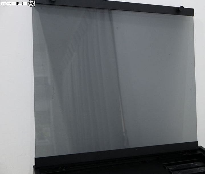[開箱] 迎廣 In Win 102 極簡風美觀入門玻璃機殼