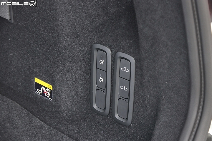 不只是旗艦，更是未來！ Volvo XC60 T8 試駕報導
