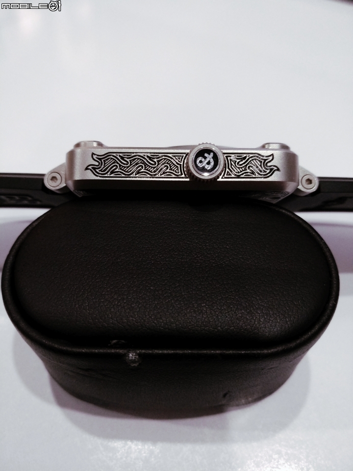 新手開箱文 Bell & Ross RB01-92 骷顱與500全球限量的迷惑