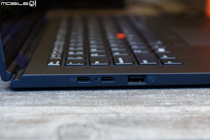 【CES 2018】處理器與硬體小改款 Lenovo 全新 X1 Series 筆電發表