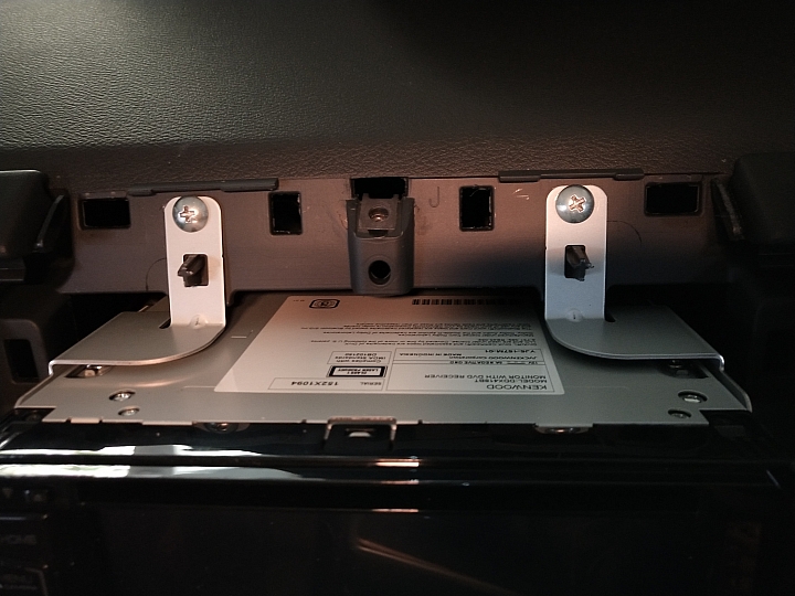 [分享] Nissan 2017年serena 加裝自動窗戶升降折疊後視鏡+前車影像+放大器+10.2吋螢幕影音主機 Diy