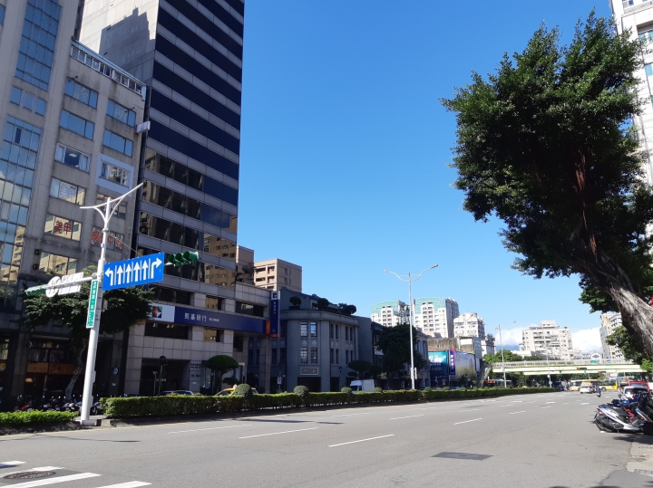 Galaxy A8+曖昧紫開箱分享