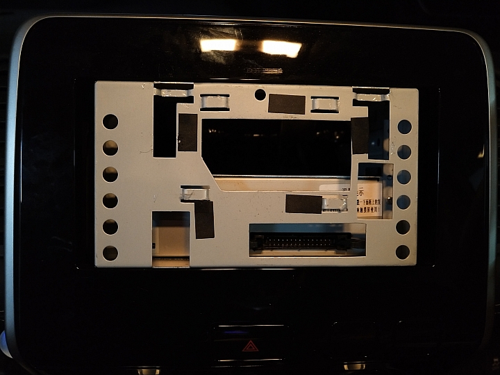 [分享] Nissan 2017年serena 加裝自動窗戶升降折疊後視鏡+前車影像+放大器+10.2吋螢幕影音主機 Diy