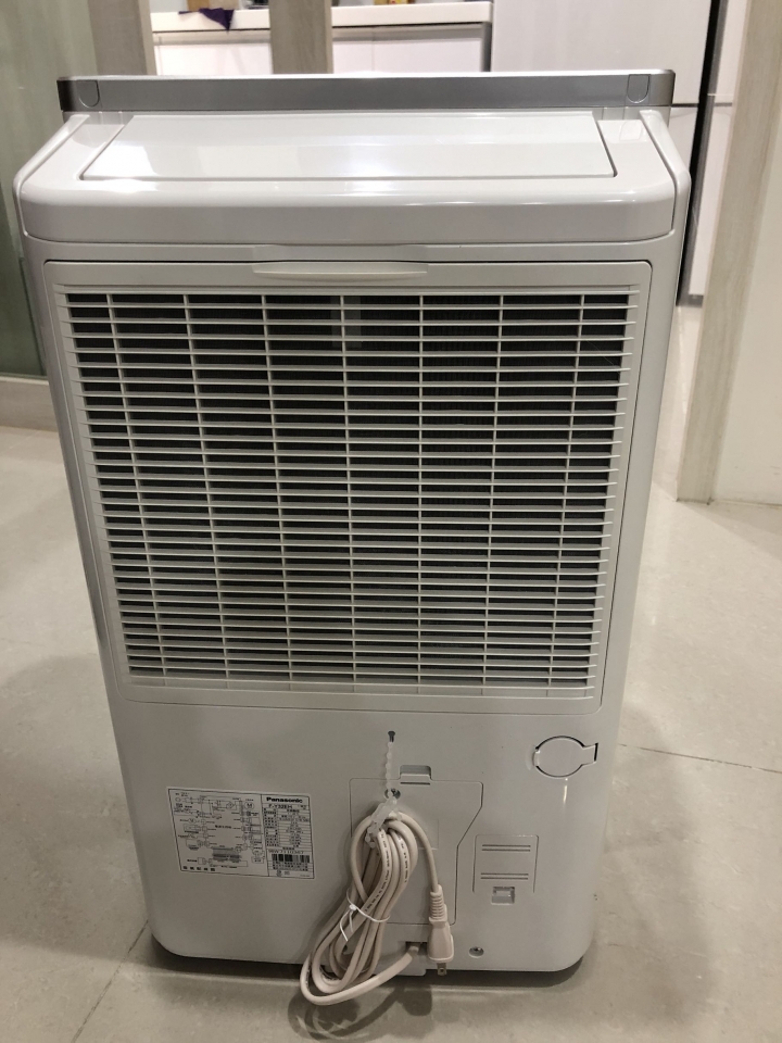 『開箱 』最清淨的除溼機 Panasonic Y32EH 空淨除濕機 -