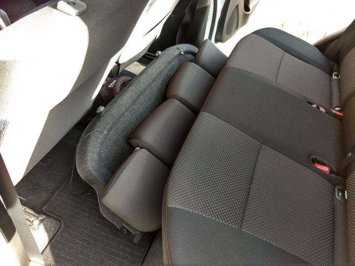 IGNIS【微型SUV】應用潛力 = 越野爬坡，露營車宿