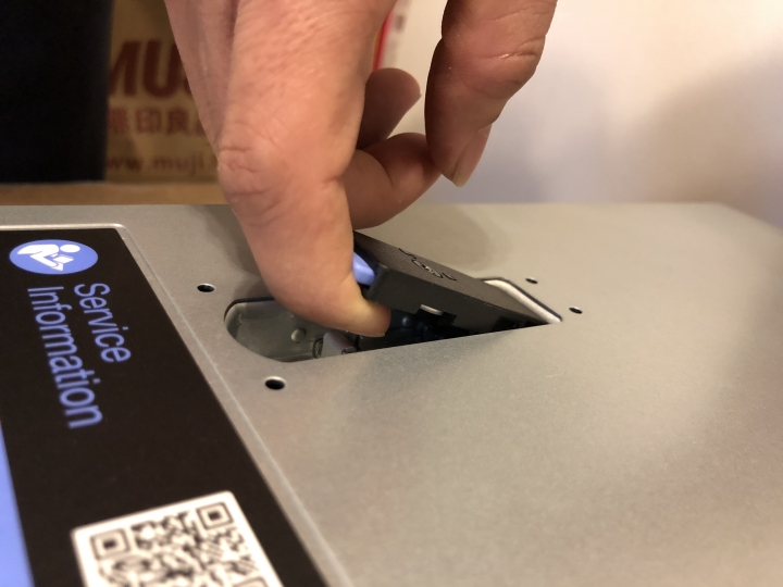 果然是一台能夠插好插滿的……伺服器，Lenovo ThinkSystem SR650