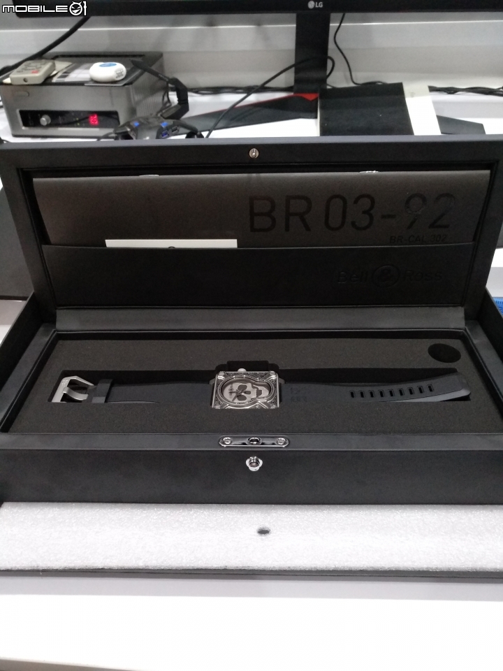 新手開箱文 Bell & Ross RB01-92 骷顱與500全球限量的迷惑