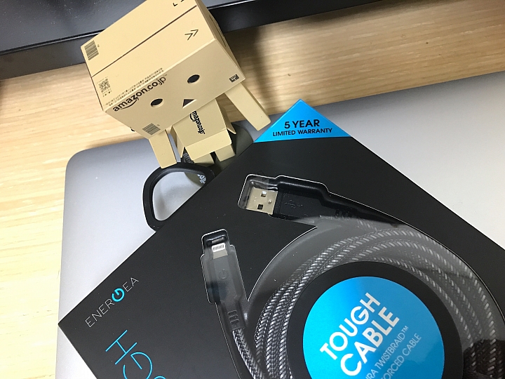 [開箱評測]ENERGEA NyloTough 超強編織耐彎折 Lightning 快速充電線 3M（300cm） ～兼具跳繩功能～充電＋健身～哈哈！