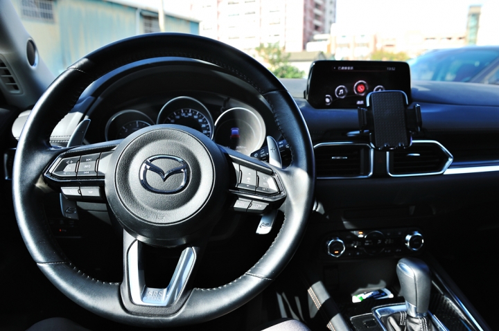 [開箱心得] Ford KUGA 245 6T VS Mazda CX-5 2.2D 4WD