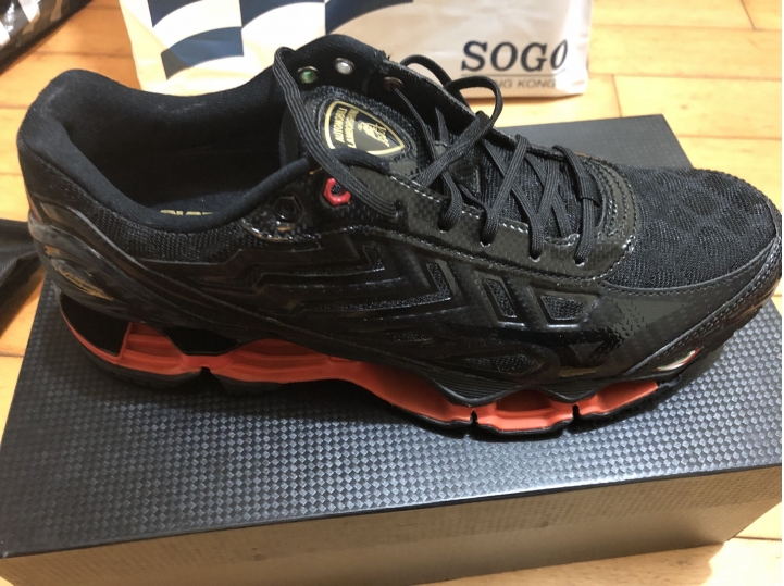 開箱  Mizuno Lamborghini Wave Tenjin 2 聯名跑鞋
