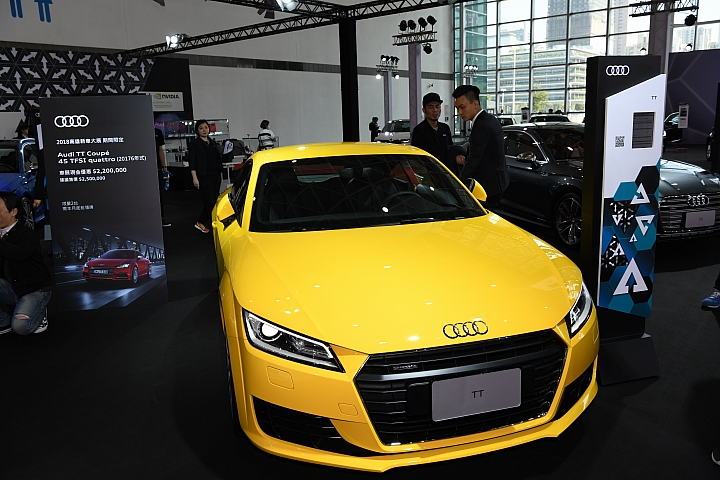 2018 高雄世界新車大展蓋樓