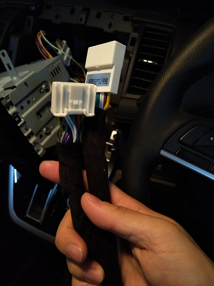 [分享] Nissan 2017年serena 加裝自動窗戶升降折疊後視鏡+前車影像+放大器+10.2吋螢幕影音主機 Diy