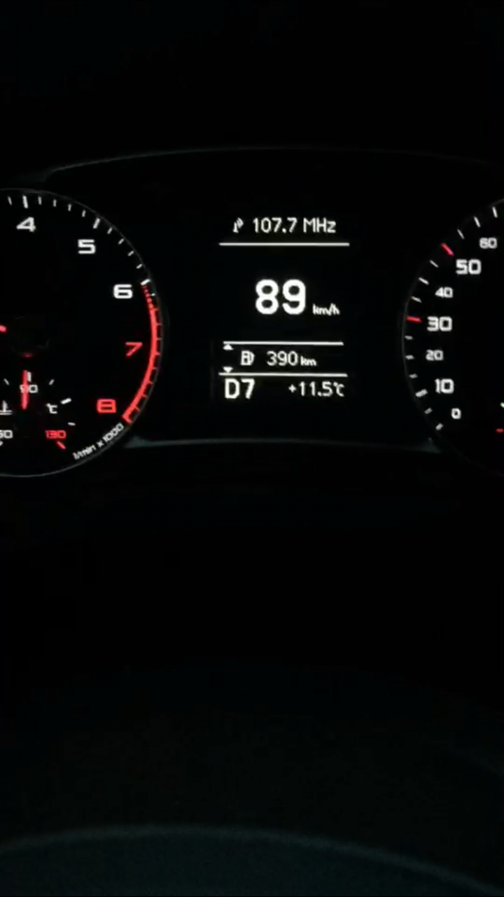 Audi a1警示燈閃...是電腦接觸不良？還是出問題？
