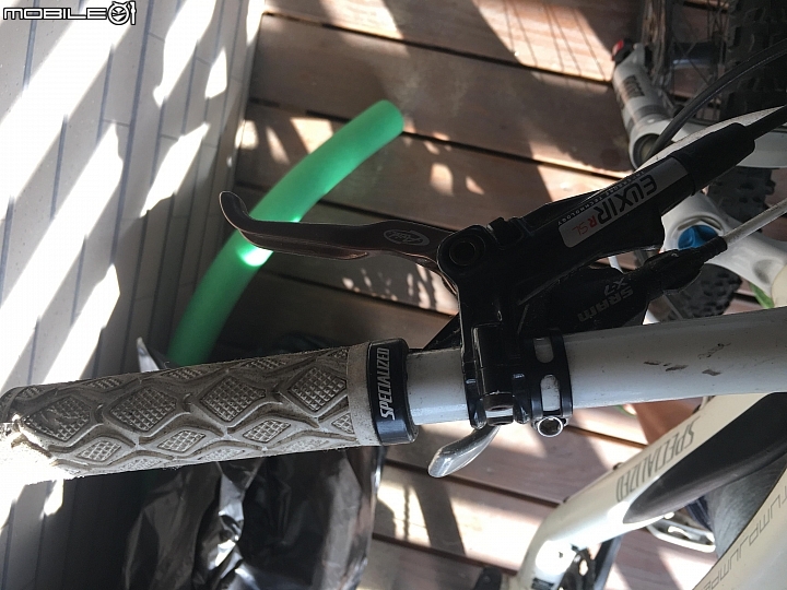 請問達人, 這台閃電牌登山車值得接嗎? 多少錢合理 ?
