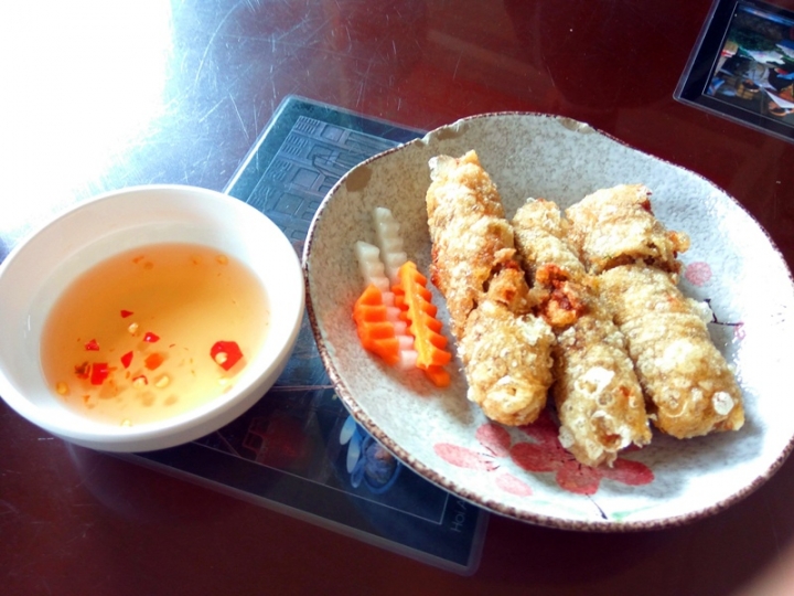[越式料理]苗栗頭份市~越來越好吃~平價料理~離尚順很近~生意超好的啊!!!米線跟咖哩飯食記~~