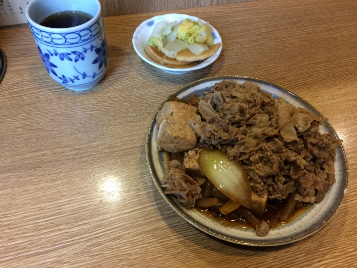 【食記。美食】東京 新橋 致那些日漸凋零的老味道(9) なんどき屋 牛丼 牛肉蓋飯