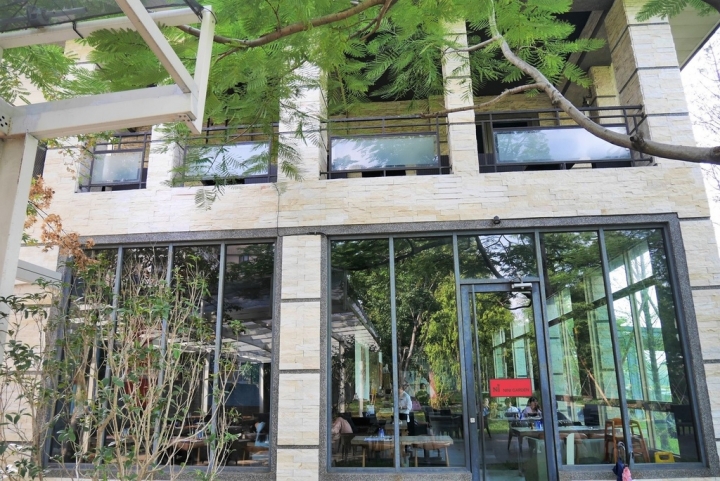 【桃園蘆竹 | 餐廳】擁有迷人旋轉樓梯與大份量餐點的義式庭園餐廳✡NINI尼尼義大利餐廳(南崁店)
