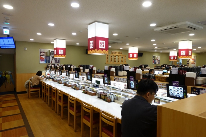 【食記】捷運民權西路站。HAMAはま壽司HAMASUSHI~日本來的平價迴轉壽司 一盤只要40元