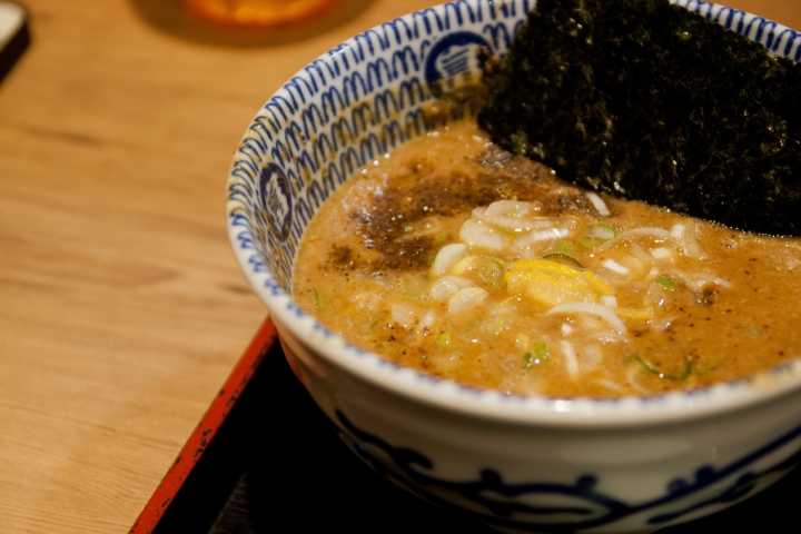 【美食。食記】東京 成田機場 完成度很高的魚介沾麵 日本の中華そば富田