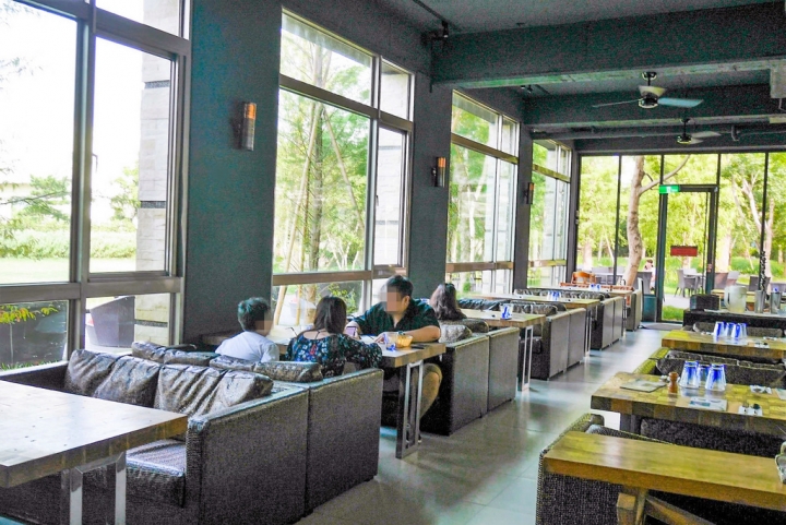 【桃園蘆竹 | 餐廳】擁有迷人旋轉樓梯與大份量餐點的義式庭園餐廳✡NINI尼尼義大利餐廳(南崁店)