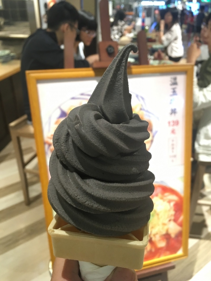 [泰式/越南河粉]瓦城品牌台中新光三越店~嚴選豬骨熬湯+泰國香料+海鮮/嫩肉=酸辣鮮甜香之泰味