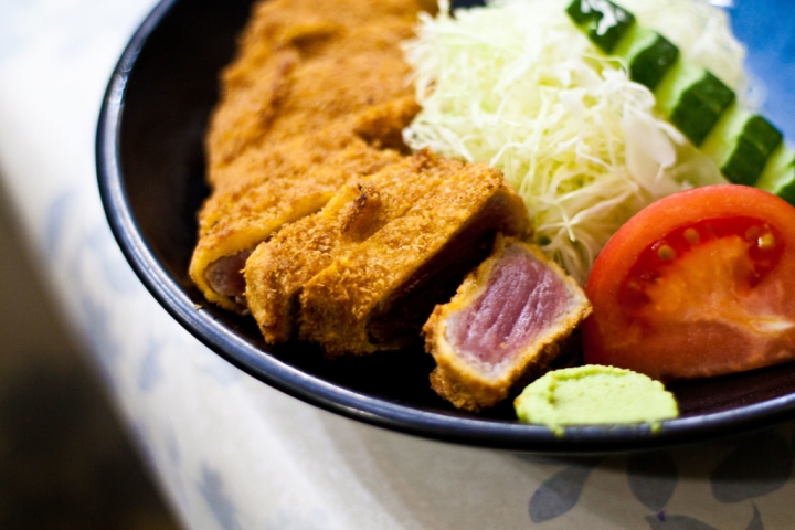 【美食。食記】東京 新橋 曾經是東京第一的炸牛排 牛かつ おか田 炸牛排