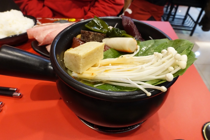 【食記】板橋江子翠站/雙十路美食。老先覺麻辣窯燒鍋雙十店