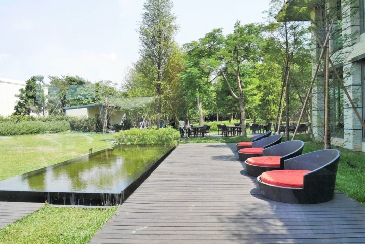 【桃園蘆竹 | 餐廳】擁有迷人旋轉樓梯與大份量餐點的義式庭園餐廳✡NINI尼尼義大利餐廳(南崁店)