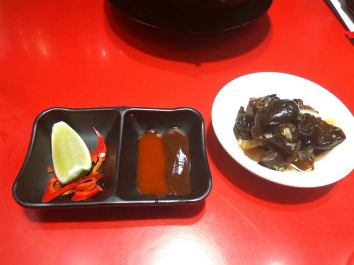 [泰式/越南河粉]瓦城品牌台中新光三越店~嚴選豬骨熬湯+泰國香料+海鮮/嫩肉=酸辣鮮甜香之泰味