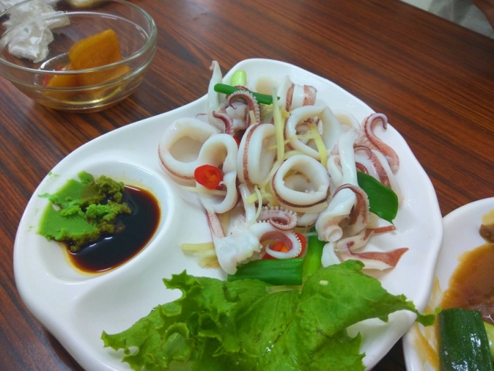 [平價快炒/小吃/合菜]苗栗縣頭份市闔家小館食記~竹南科學園區工程師喜歡來聚餐~~有豬油拌飯!古早味~~~快炒百元起