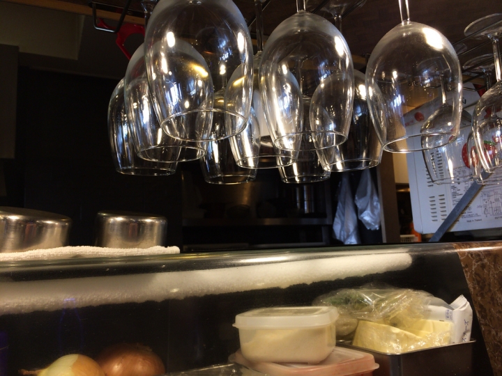 【美食。食記】東京 日比谷 速寫食本 輕熟女愛的和牛料理 肉バル Juntan 新橋店 紅酒燉牛肉 牛排 烤牛肉飯 黑毛和牛