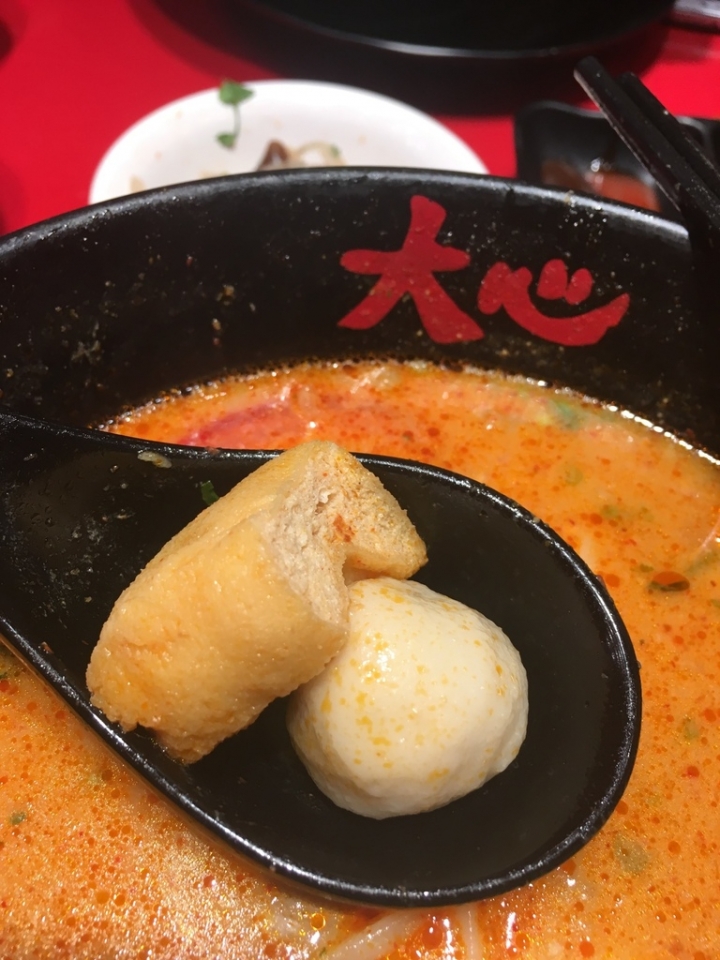 [泰式/越南河粉]瓦城品牌台中新光三越店~嚴選豬骨熬湯+泰國香料+海鮮/嫩肉=酸辣鮮甜香之泰味