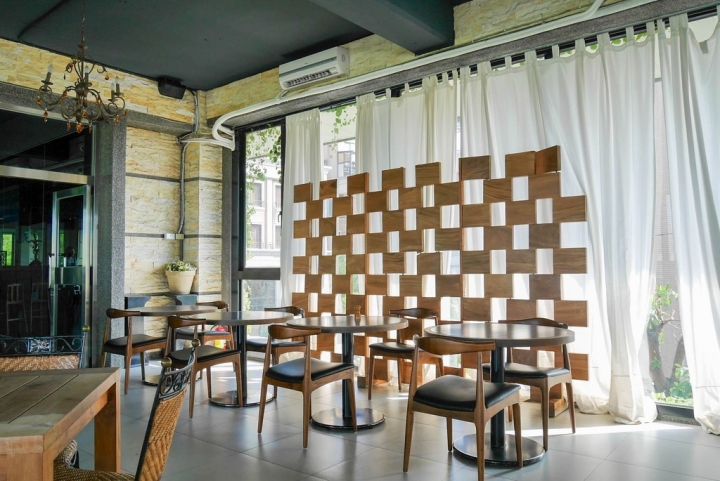 【桃園蘆竹 | 餐廳】擁有迷人旋轉樓梯與大份量餐點的義式庭園餐廳✡NINI尼尼義大利餐廳(南崁店)