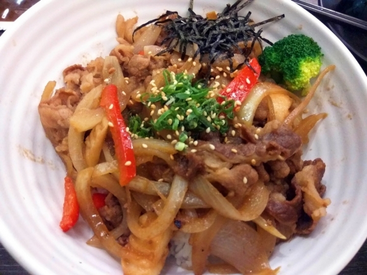 [日式料理]苗栗頭份市尚順附近饕客軒丼飯專賣店~前身谷軒~ 2017/10月底新開幕不久~丼飯口味好吃~