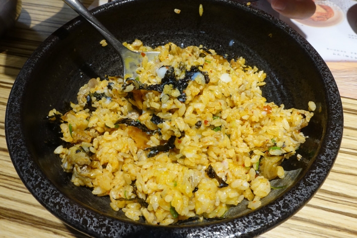 【食記】台中金典綠園道。BANNCHAN 飯饌韓式料理餐廳~小菜可無限續 不過豆腐鍋好迷你