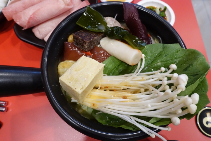 【食記】板橋江子翠站/雙十路美食。老先覺麻辣窯燒鍋雙十店